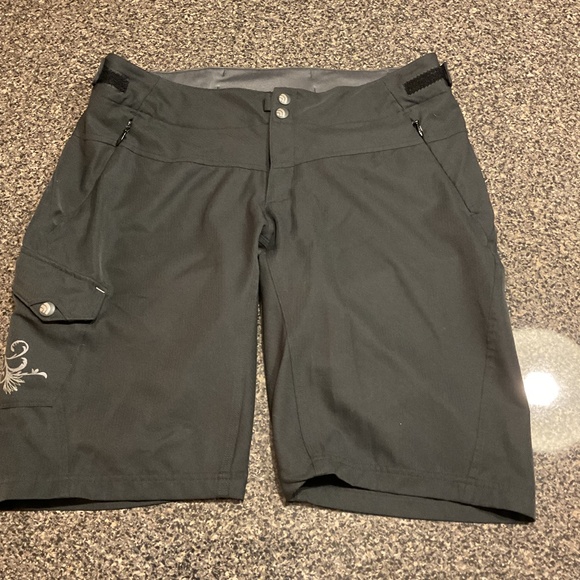 The North Face shorts, Black, Size Large - Picture 1 of 8